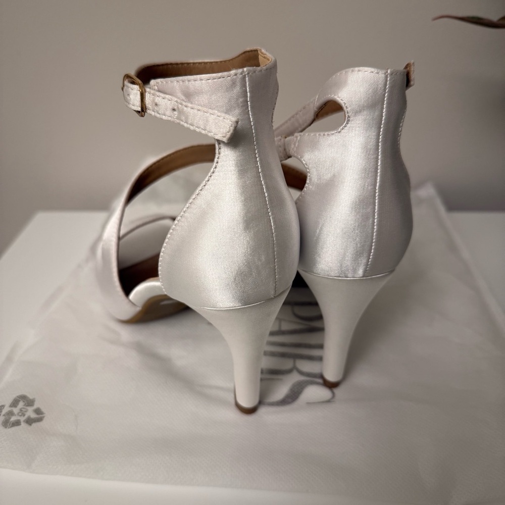 Dream Pairs White Satin Peep Toe Ankle Strap Heels - Size 5.5 - Picture 5 of 12